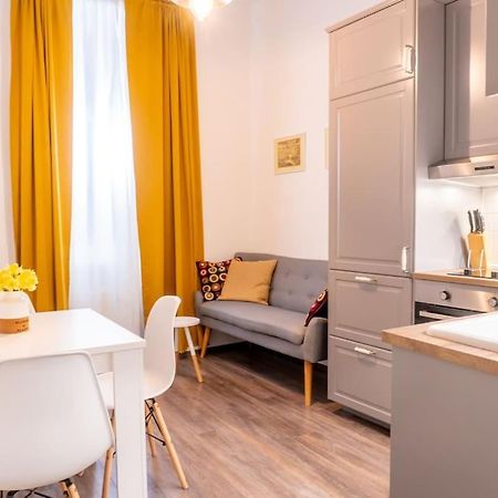 Central And Comfy 2Bdr Apartment Near Parliament Belgrado Esterno foto