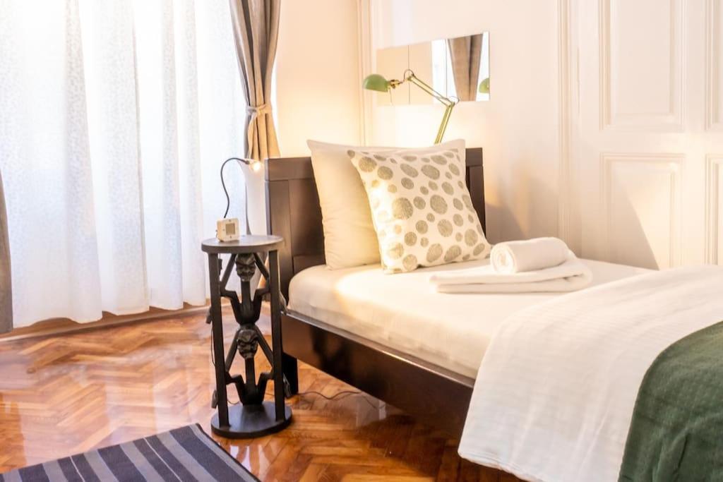Central And Comfy 2Bdr Apartment Near Parliament Belgrado Esterno foto