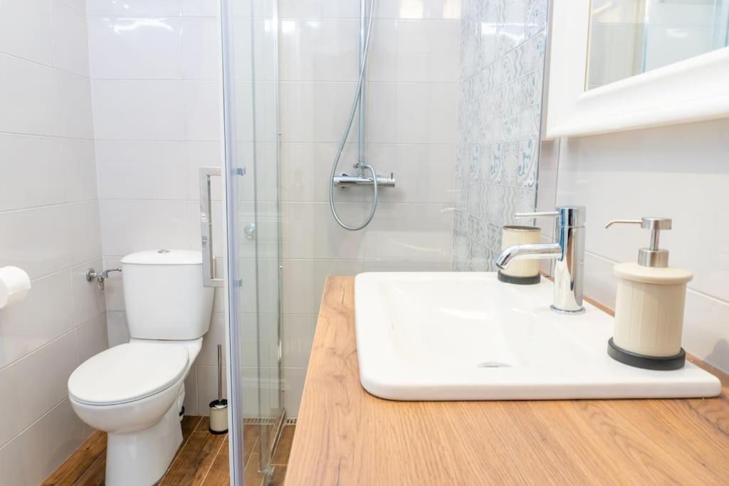 Central And Comfy 2Bdr Apartment Near Parliament Belgrado Esterno foto