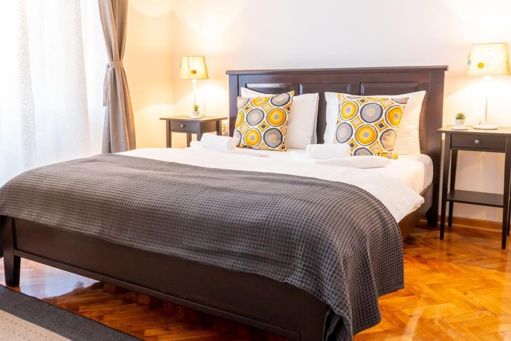 Central And Comfy 2Bdr Apartment Near Parliament Belgrado Esterno foto
